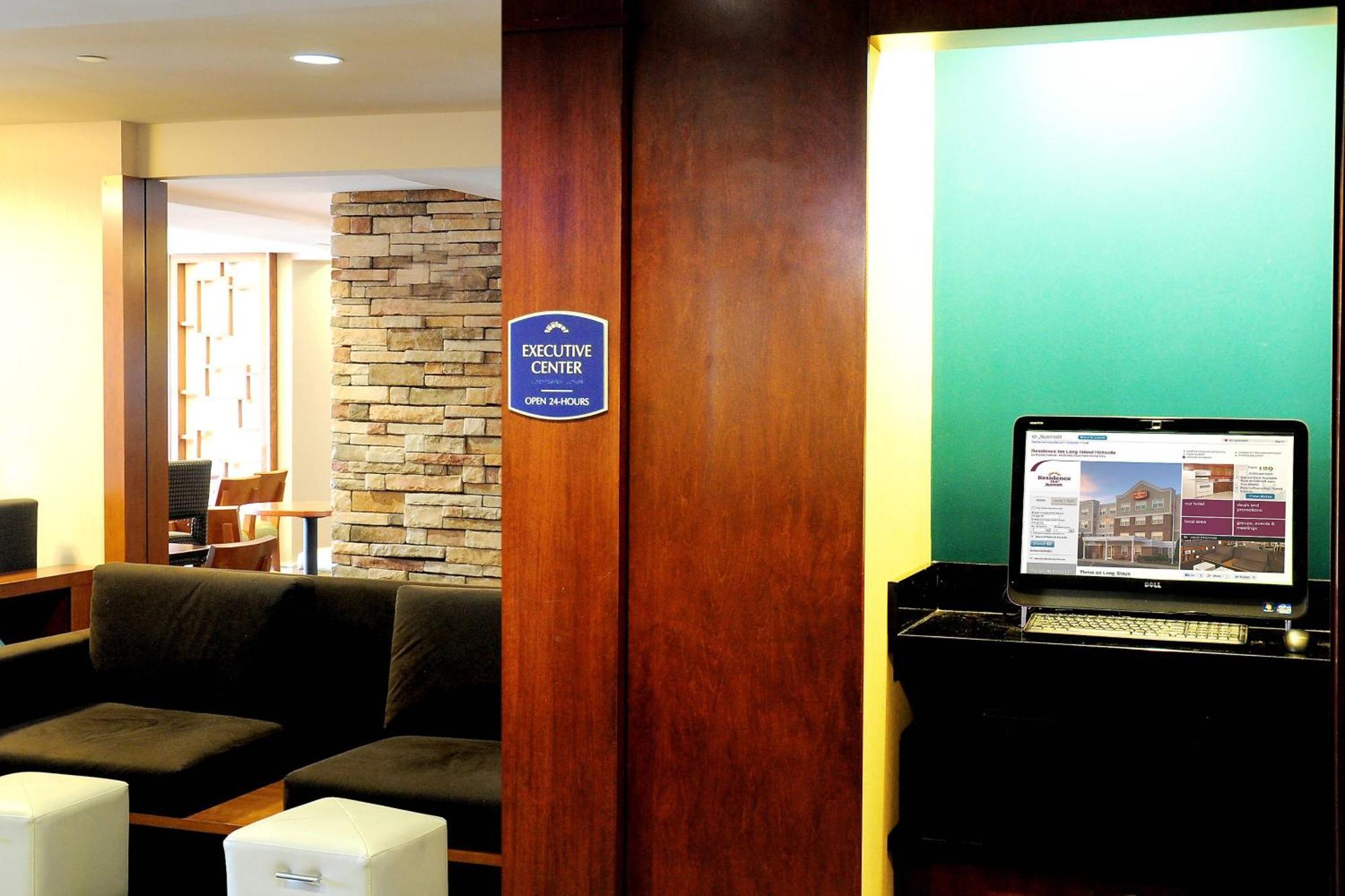 Residence Inn Long Island Holtsville Bagian luar foto
